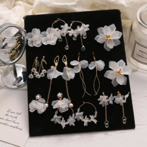 Pendientes de Perlas de Flores Minimalistas